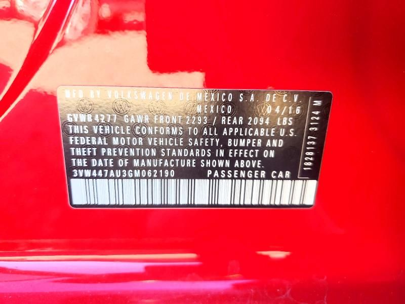 2016 Volkswagen Golf Base / s