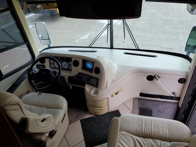 2005 Mand 2005 Freightliner Chassis x Line Motor Home