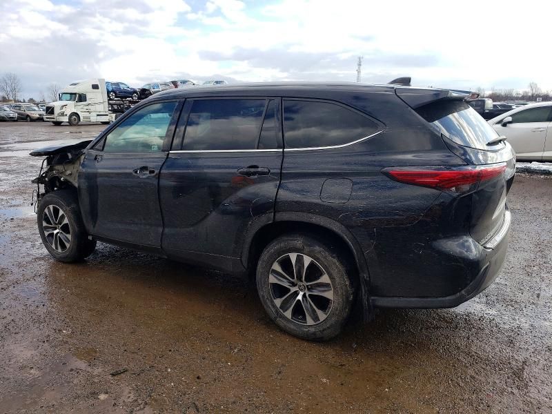 2022 Toyota Highlander xle