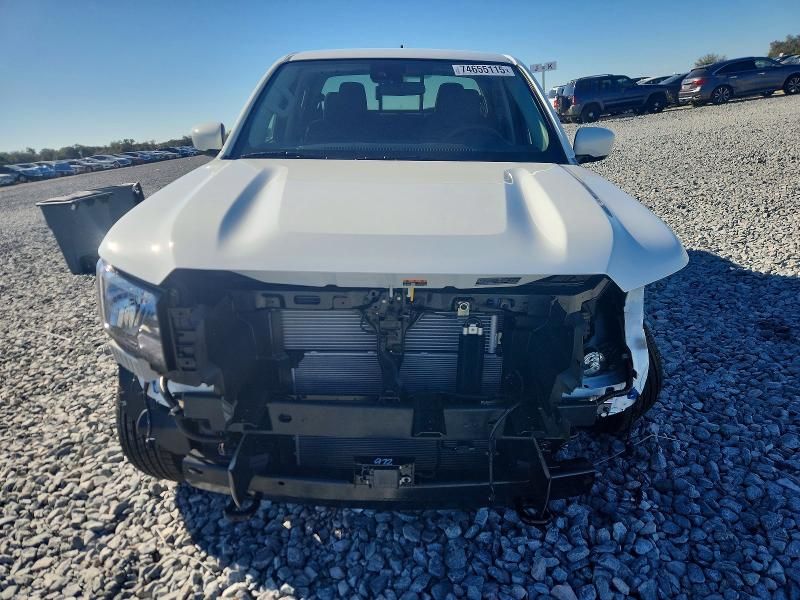 2025 Nissan Frontier s