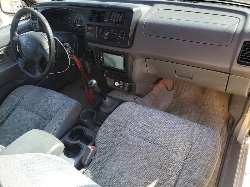 1999 Nissan Frontier King cab xe