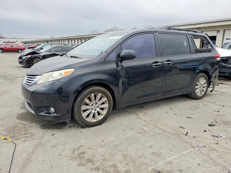 2011 Toyota Sienna xle