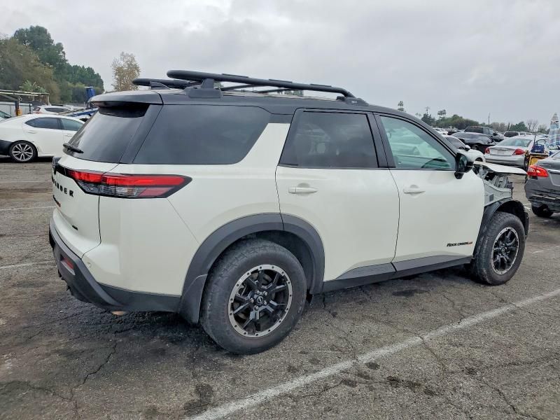 2023 Nissan Pathfinder sv