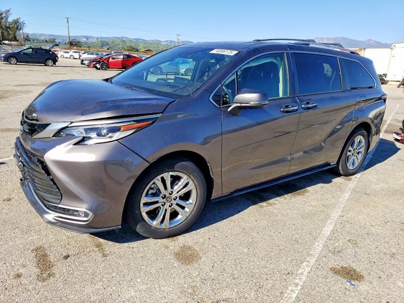 2023 Toyota Sienna Limited