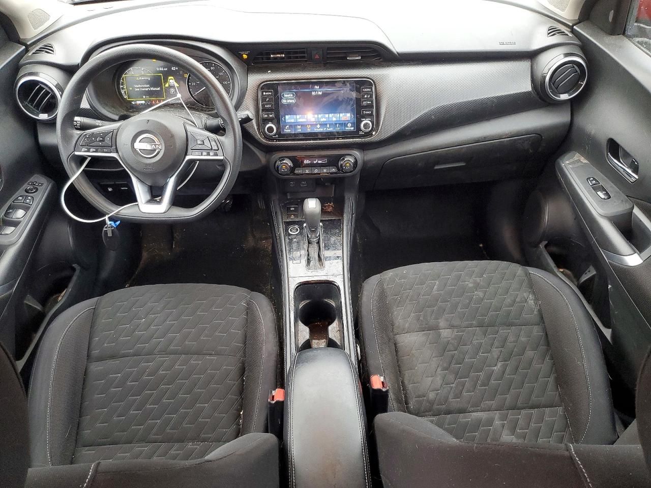 2022 Nissan Kicks sv