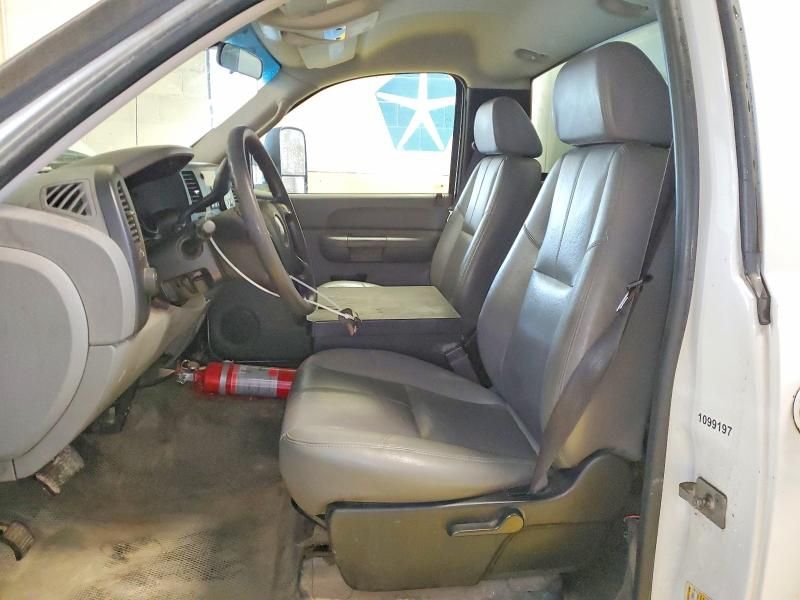 2008 Chevrolet Silverado Utility / Service Truck