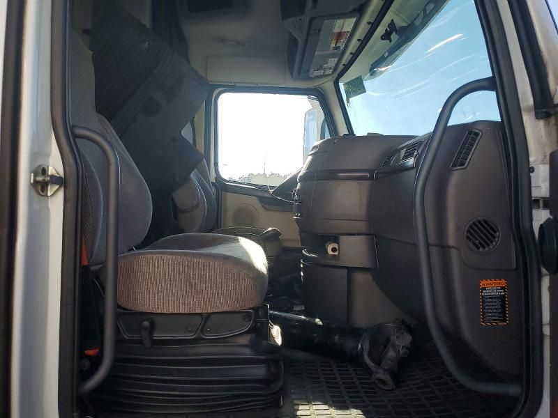 2016 Volvo VNL Semi Truck