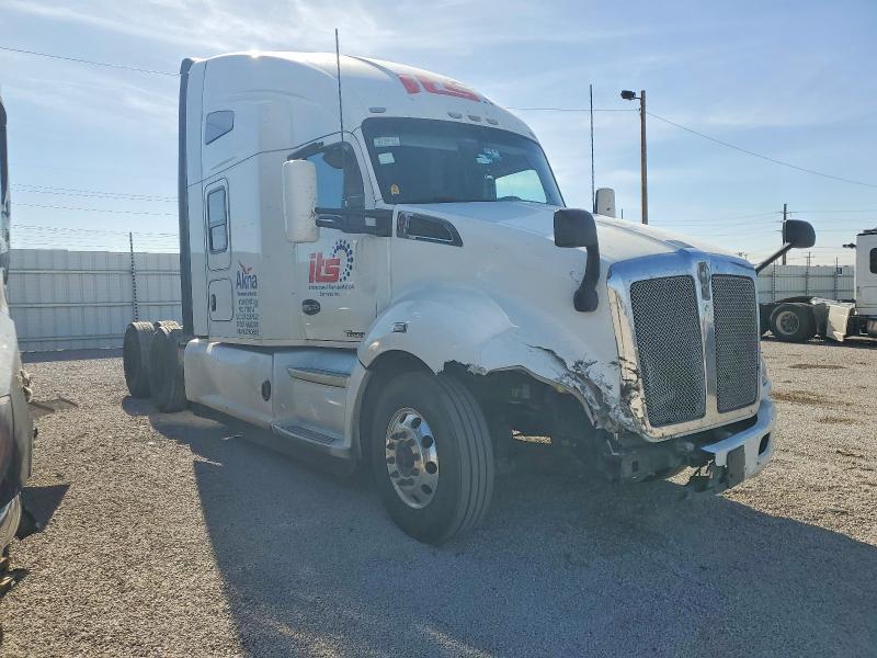 2019 Kenworth T680 Semi Truck