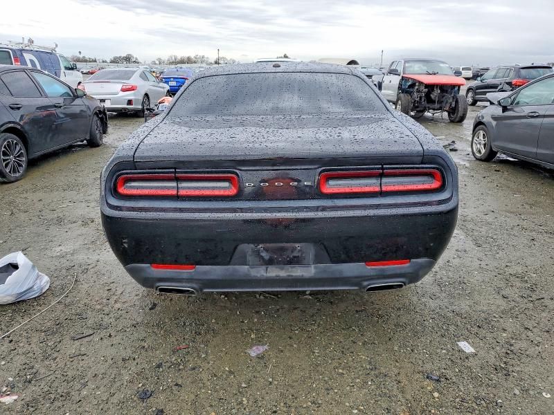 2015 Dodge Challenger sxt
