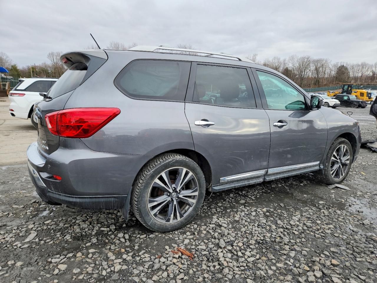 2017 Nissan Pathfinder s