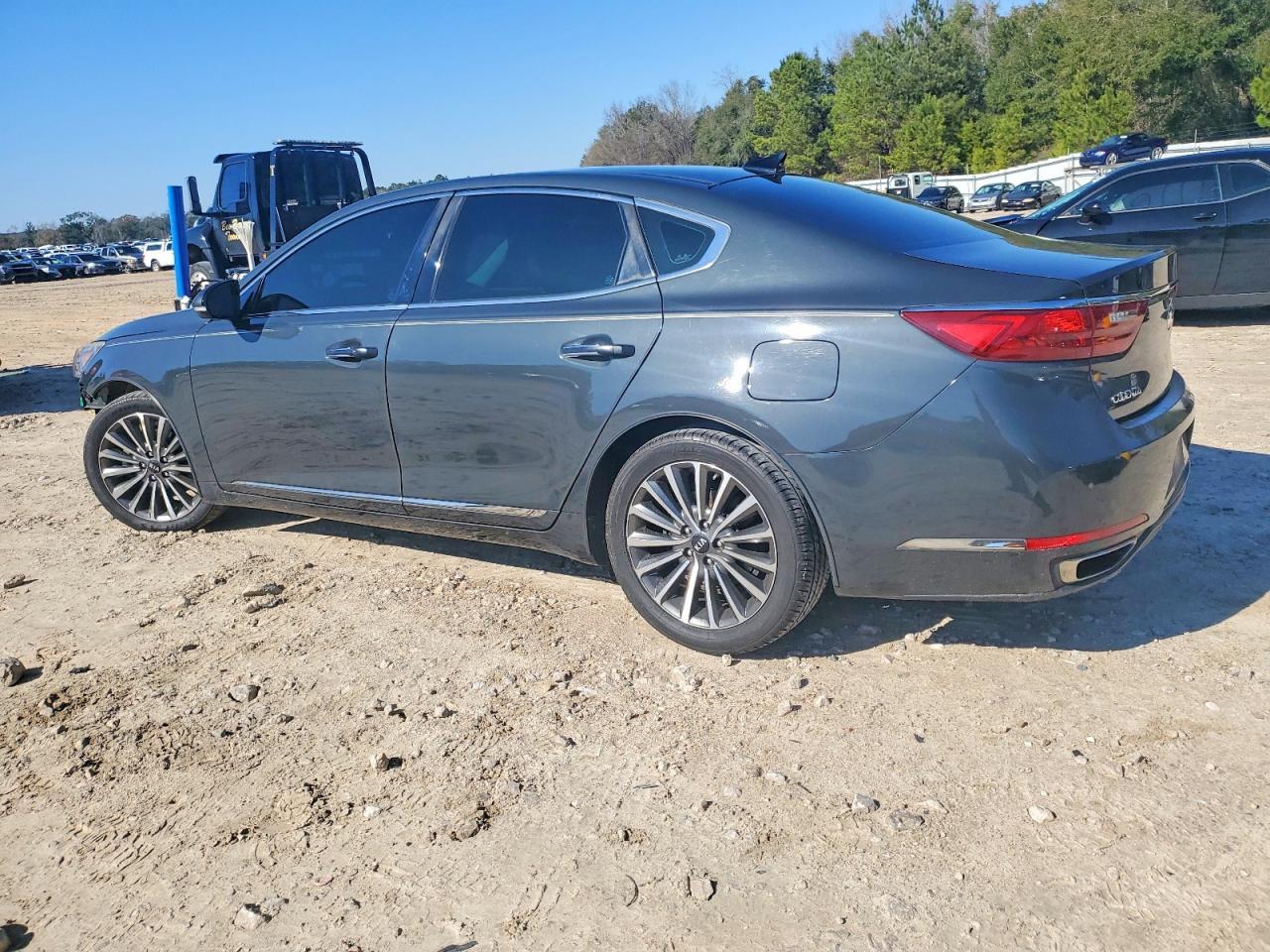 2017 KIA Cadenza Technology