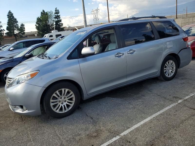 2016 Toyota Sienna xle