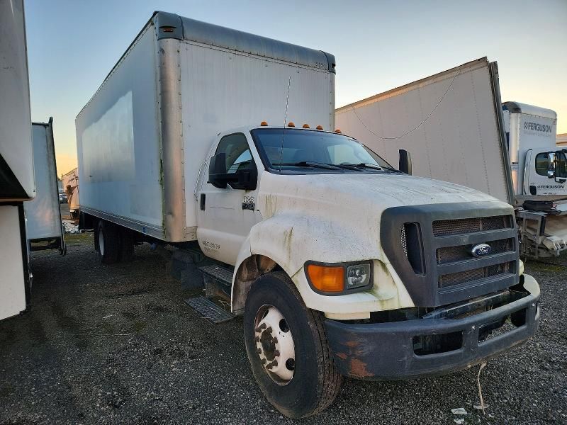 2015 Ford F750 BOX Truck