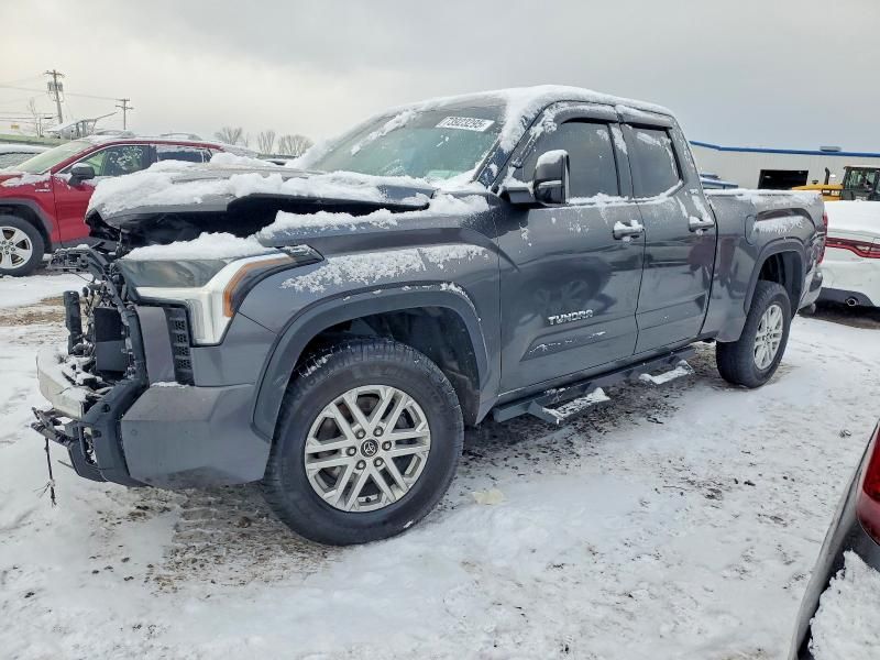 2022 Toyota Tundra Double cab sr