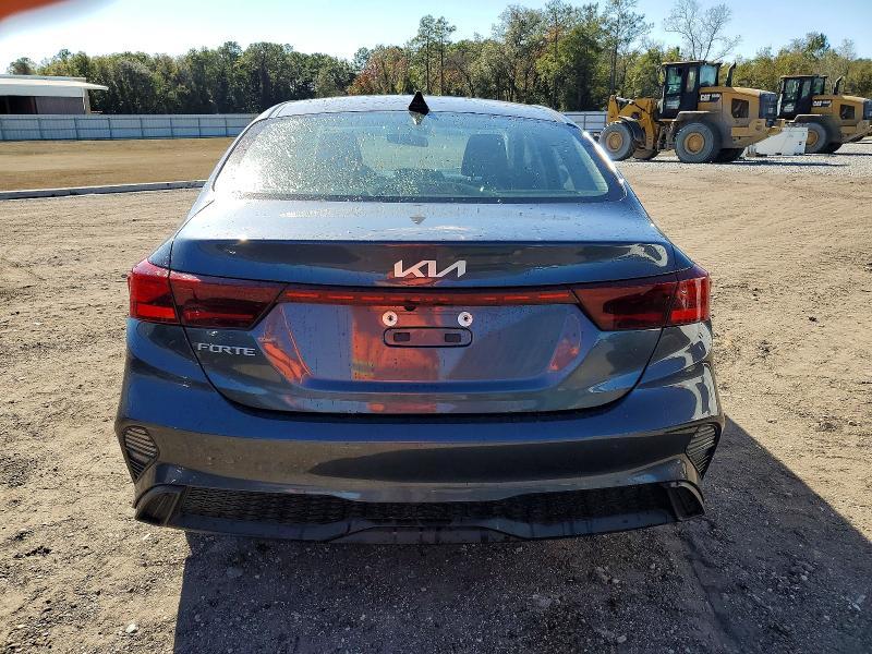 2023 KIA Forte lx