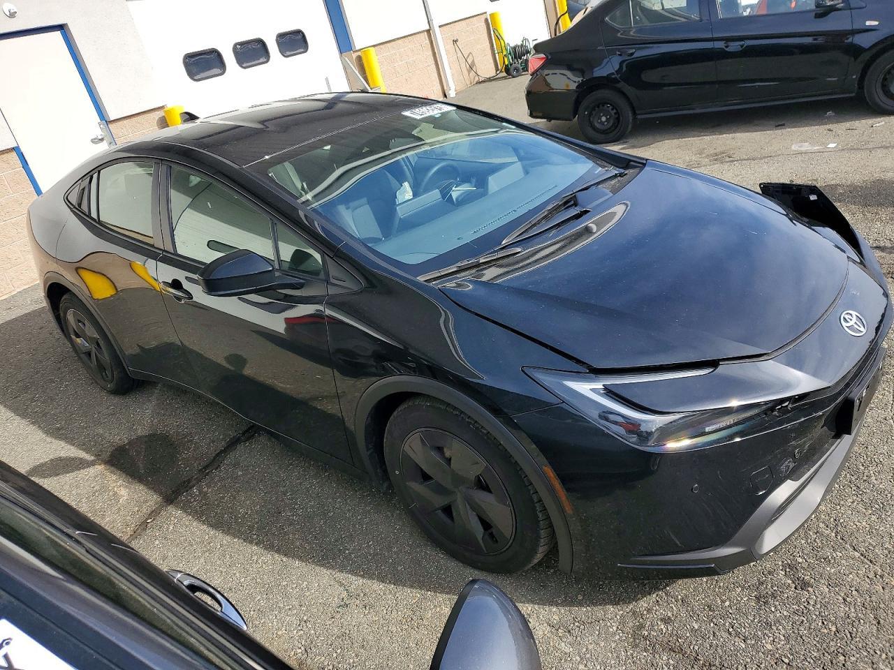 2025 Toyota Prius le