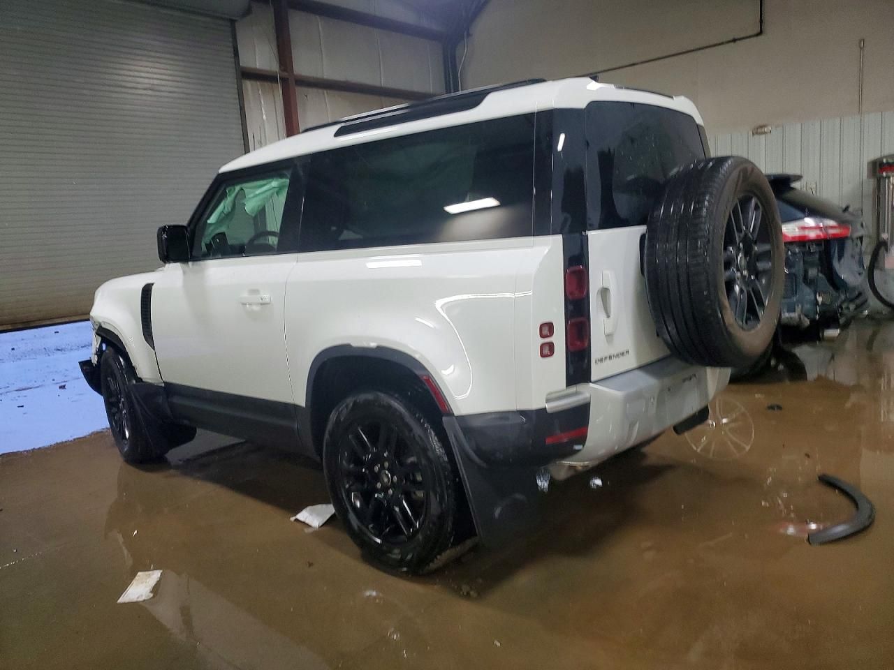 2025 Land Rover Defender 90 s