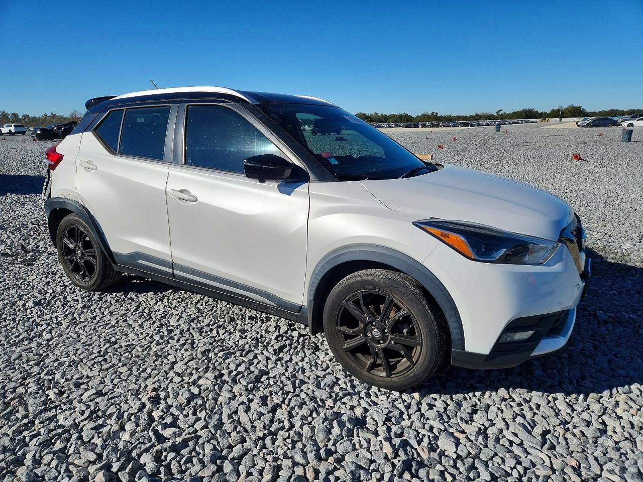 2020 Nissan Kicks sr