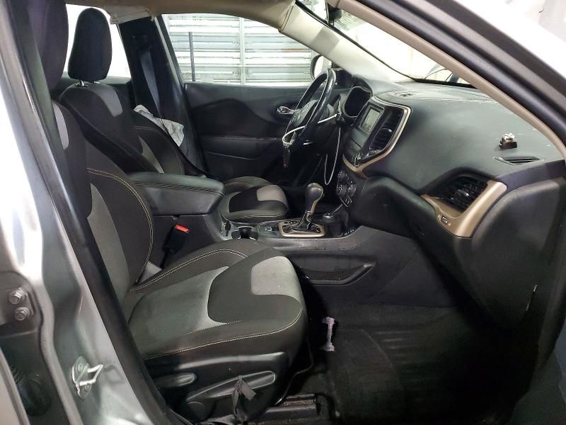 2016 Jeep Cherokee Sport