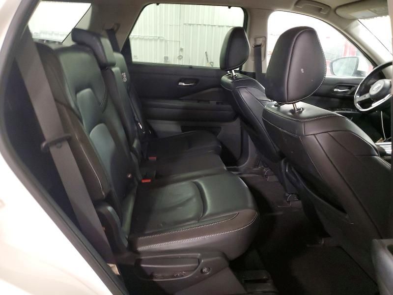 2022 Nissan Pathfinder sl