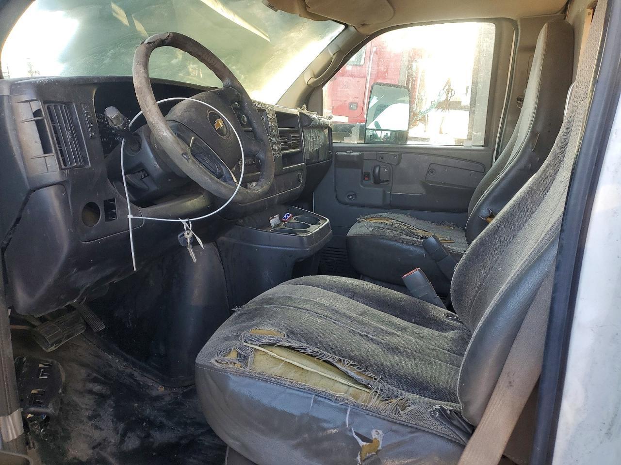 2012 Chev Rolet Express BOX Truck