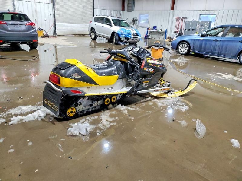 2001 Skidoo 2001 Skidoo MX Z 600