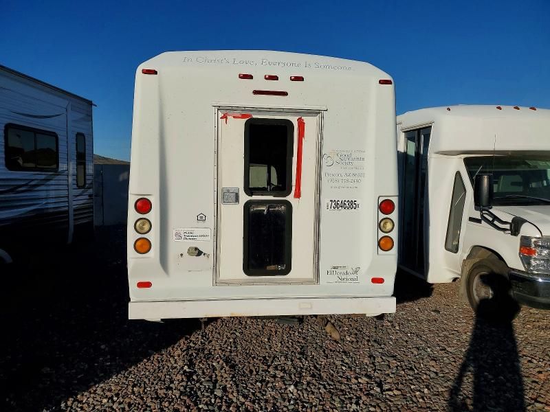 2005 Ford Econoline E350 Super Duty Cutaway van