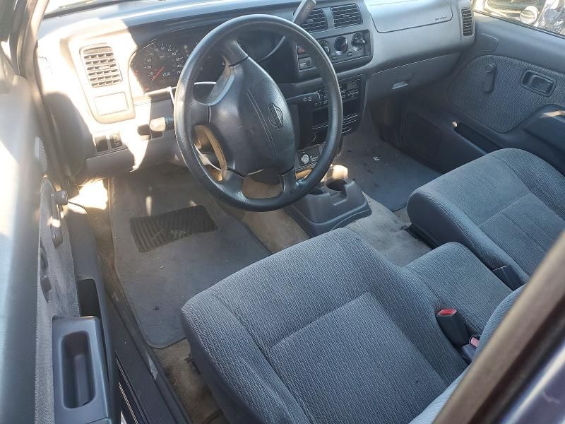2000 Nissan Frontier King cab xe