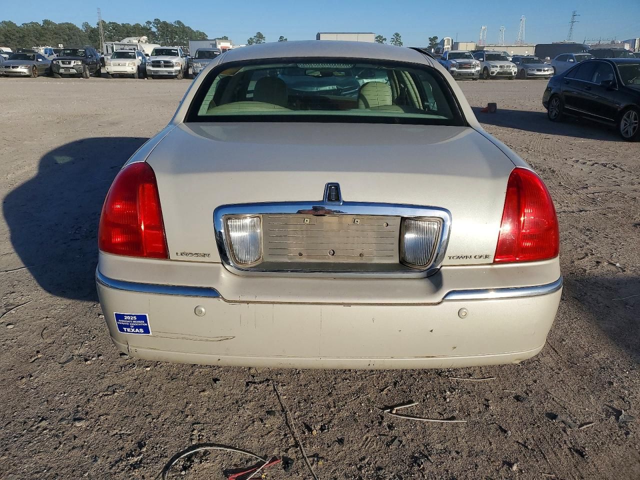 2005 Lincoln Town car Signature