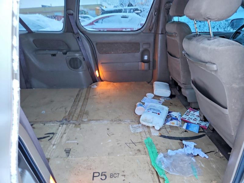 2003 Toyota Sienna le