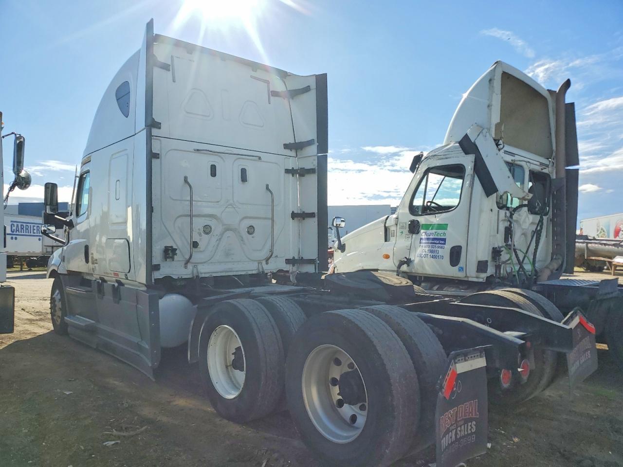 2020 Freightliner Cascadia 126 Semi Truck