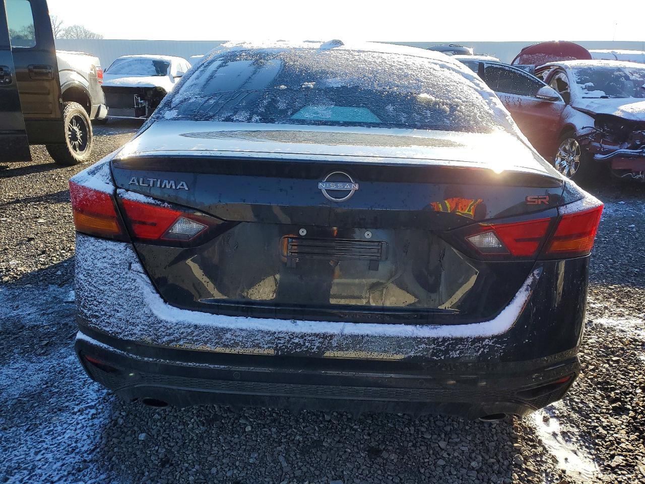 2025 Niss Altima 2.5 sr