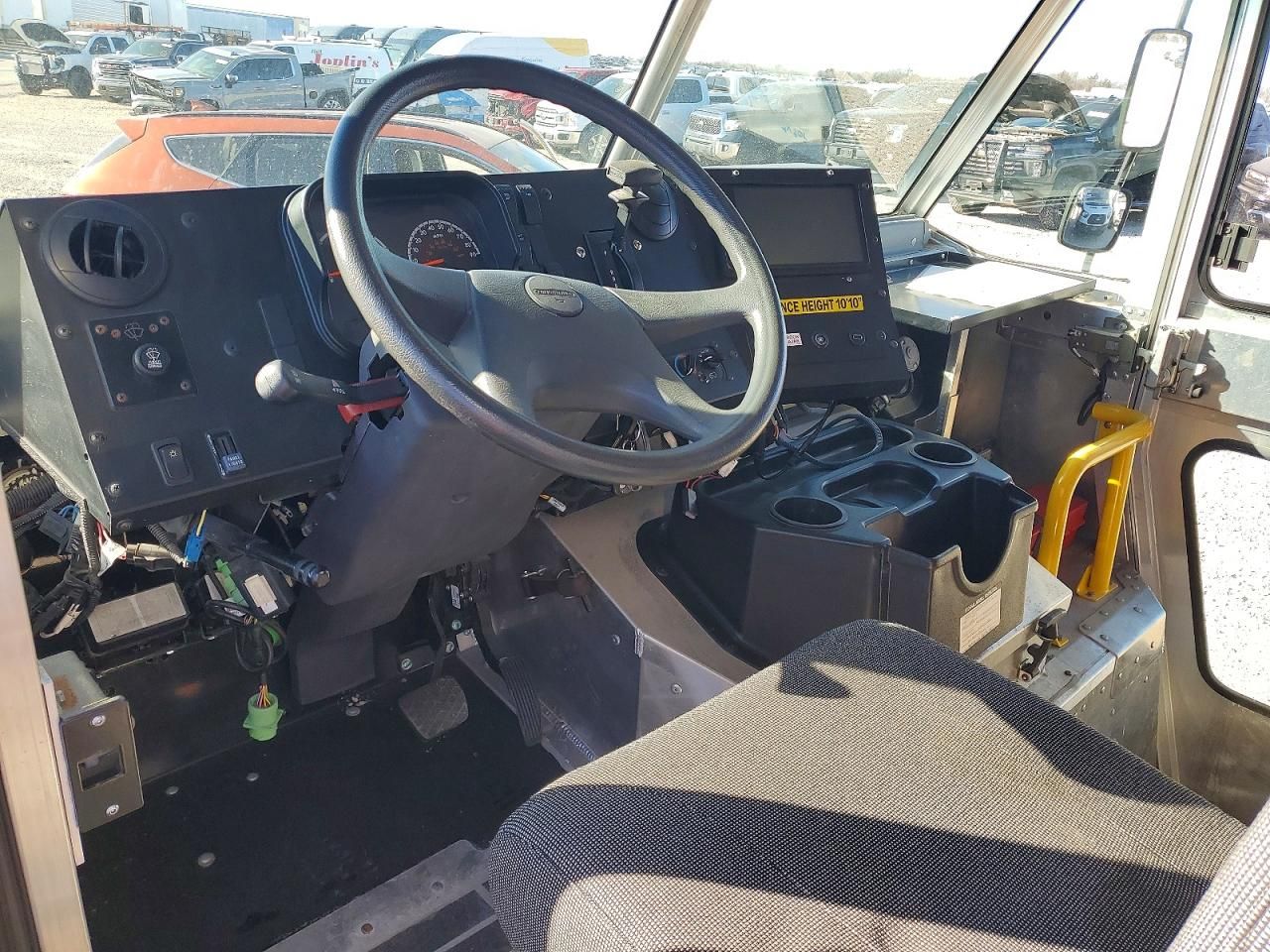 2020 Freightliner MT 45G Chassis Delivery Truck