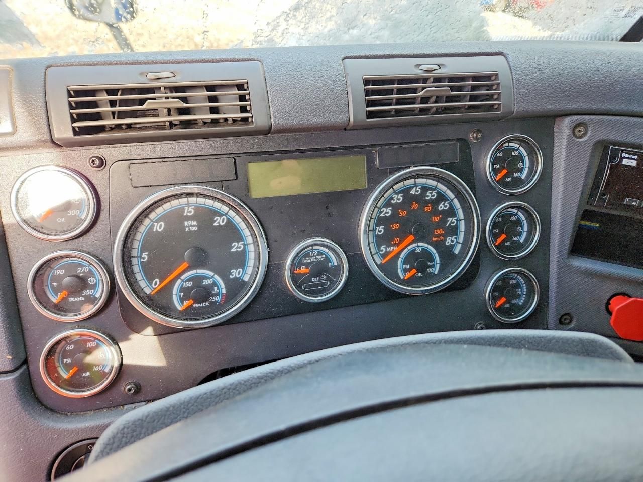 2017 Freightliner Cascadia 125 Semi Truck