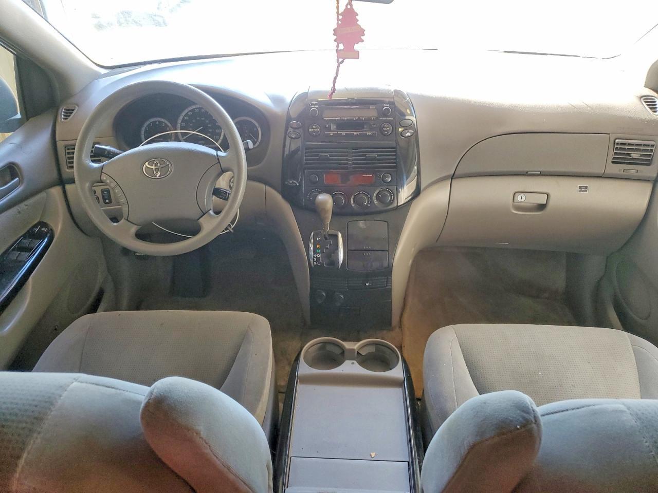 2005 Toyota Sienna ce