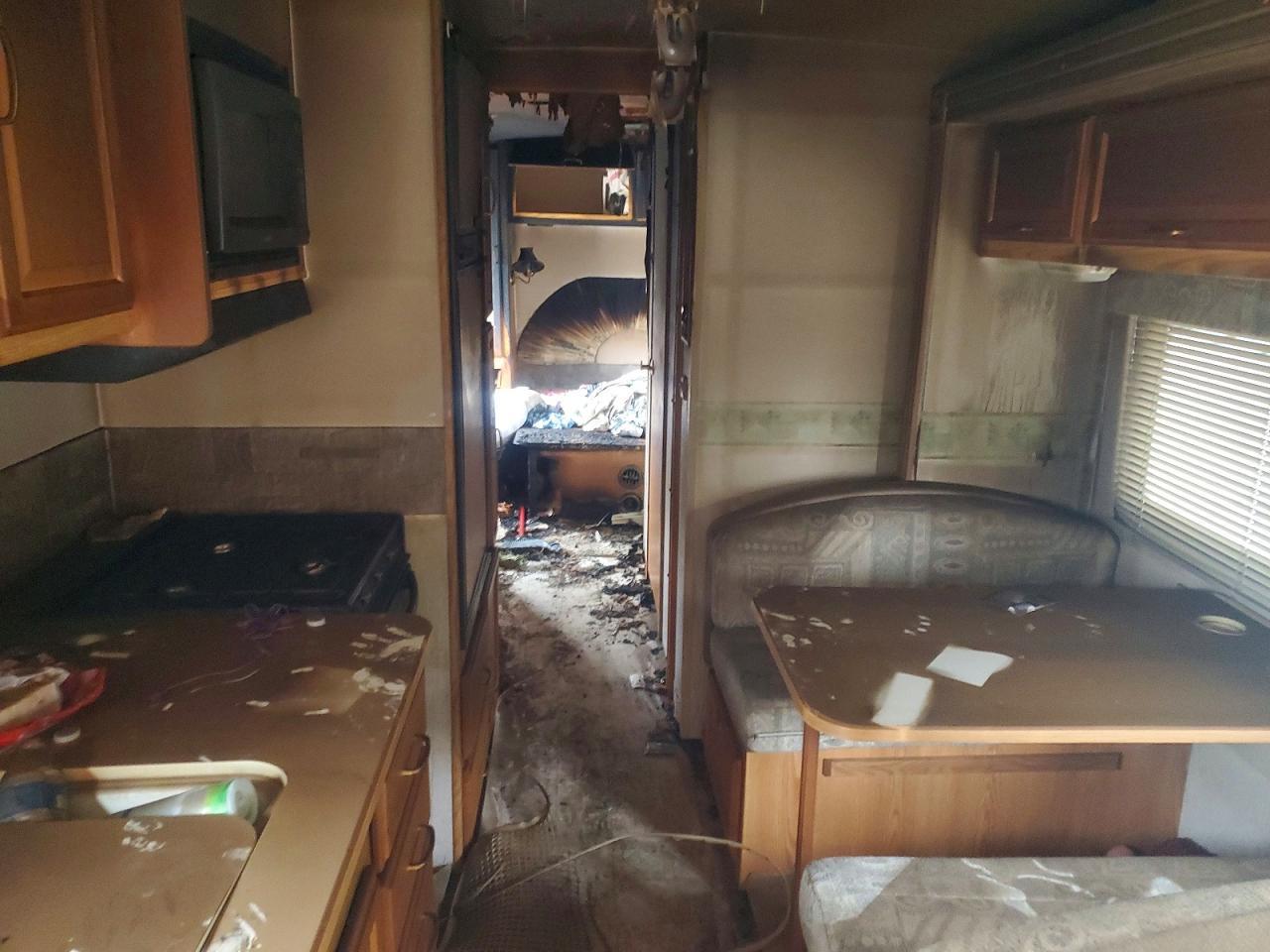 2003 Winnebago Motorhome