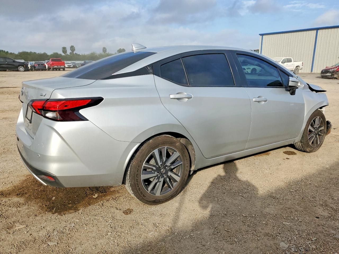 2021 Nissan Versa sv