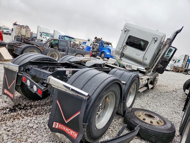 2023 Kenworth T800 Semi Truck