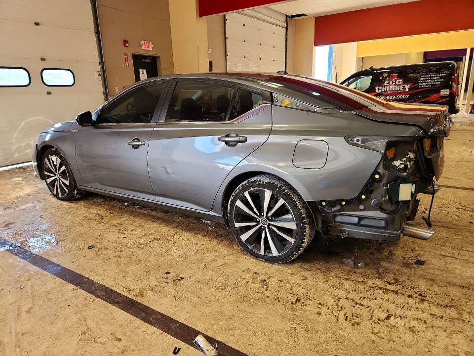 2019 Niss Altima sr