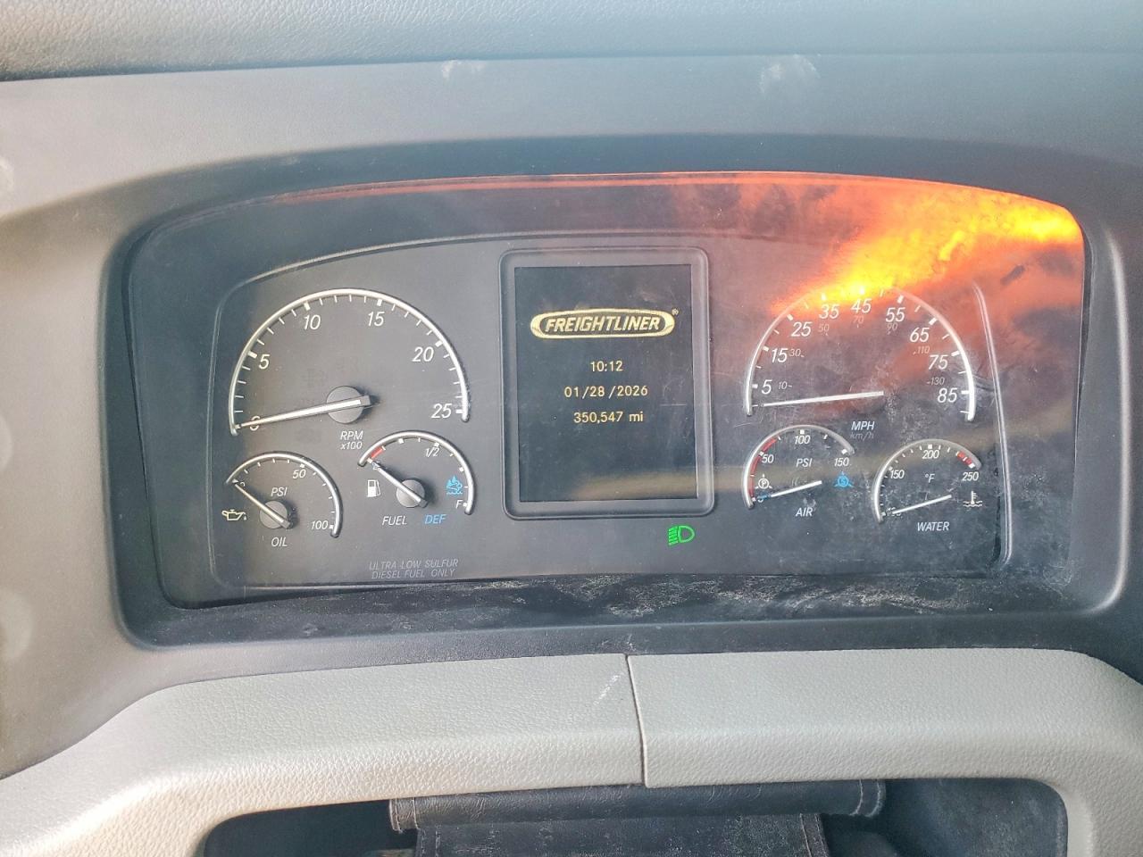 2019 Freightliner Cascadia 126 Semi Truck