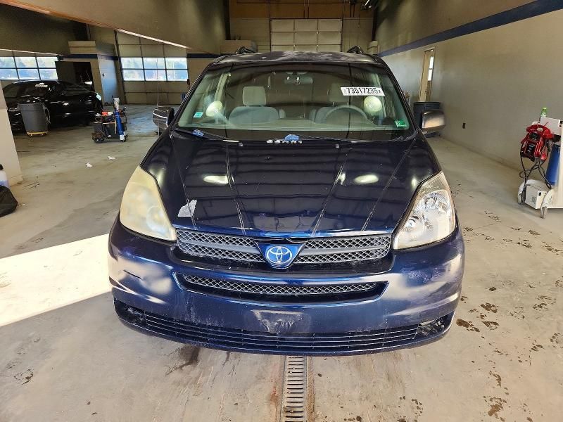 2004 Toyota Sienna ce
