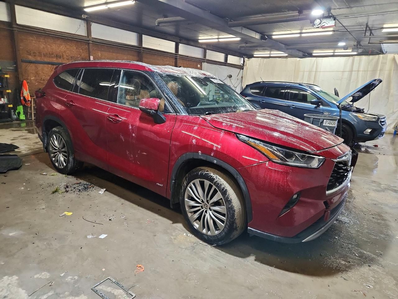 2022 Toyota Highlander Hybrid Platinum