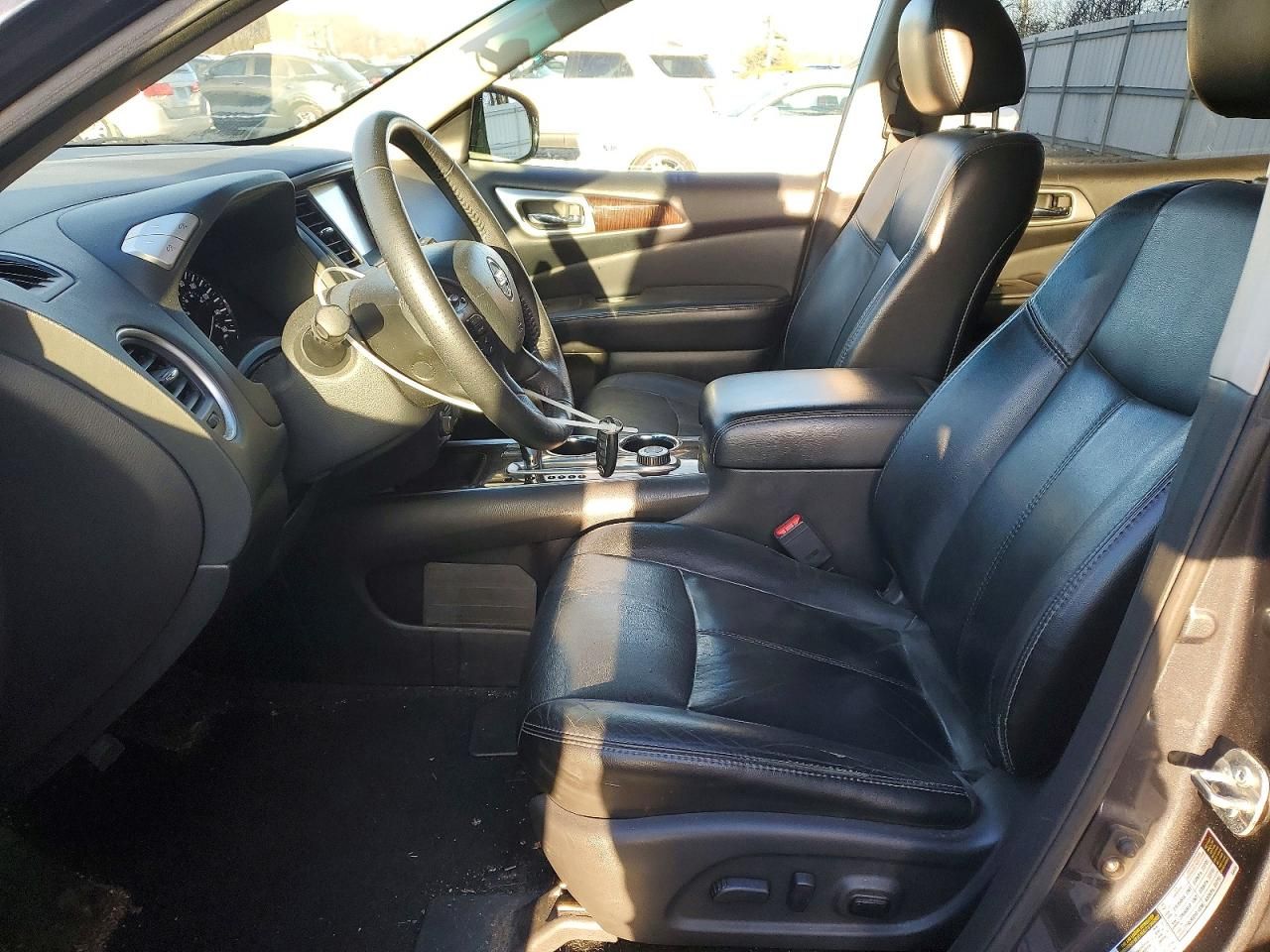 2014 Nissan Pathfinder s