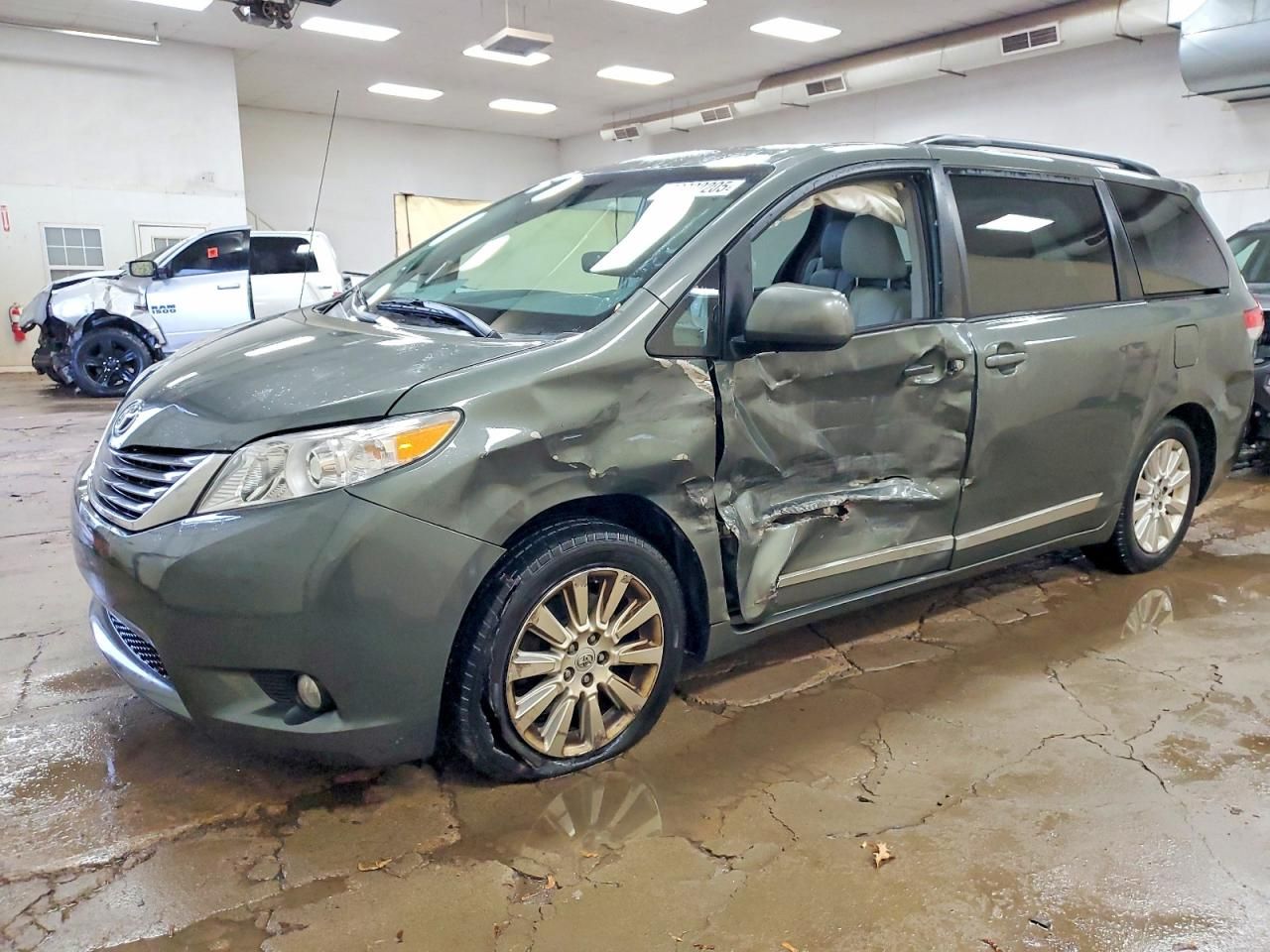 2013 Toyota Sienna xle