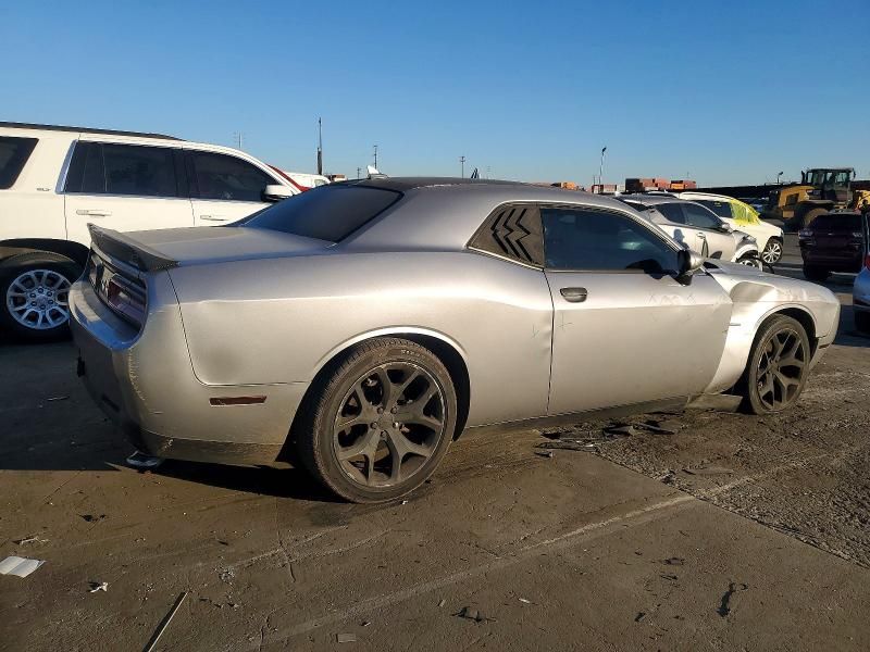 2015 Dodge Challenger sxt
