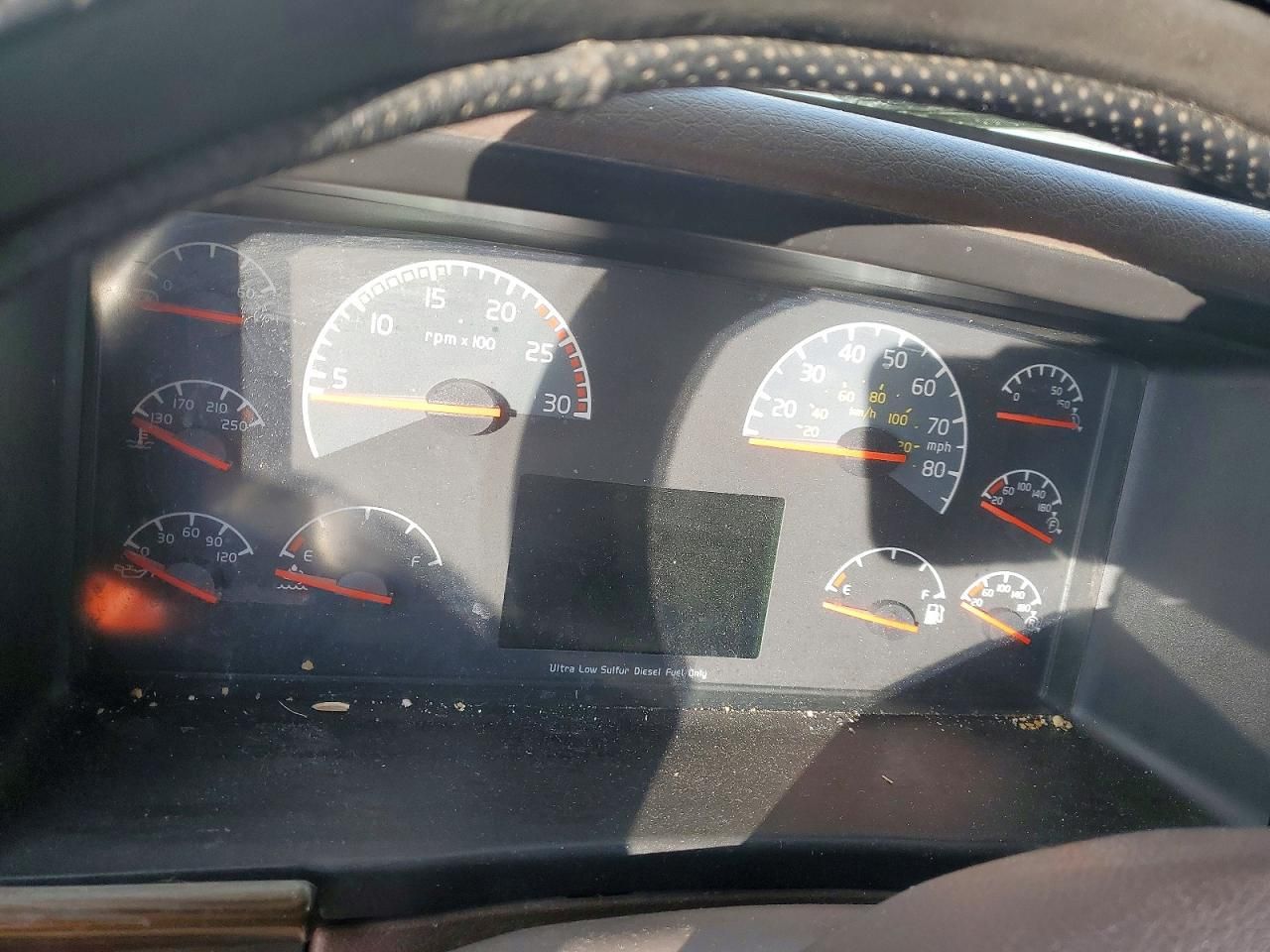 2015 Volvo VNL Semi Truck