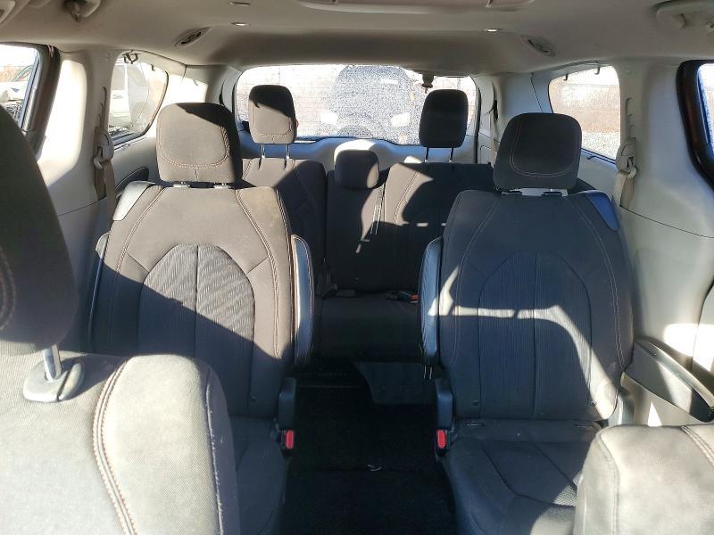 2017 Chrysler Pacifica Touring l