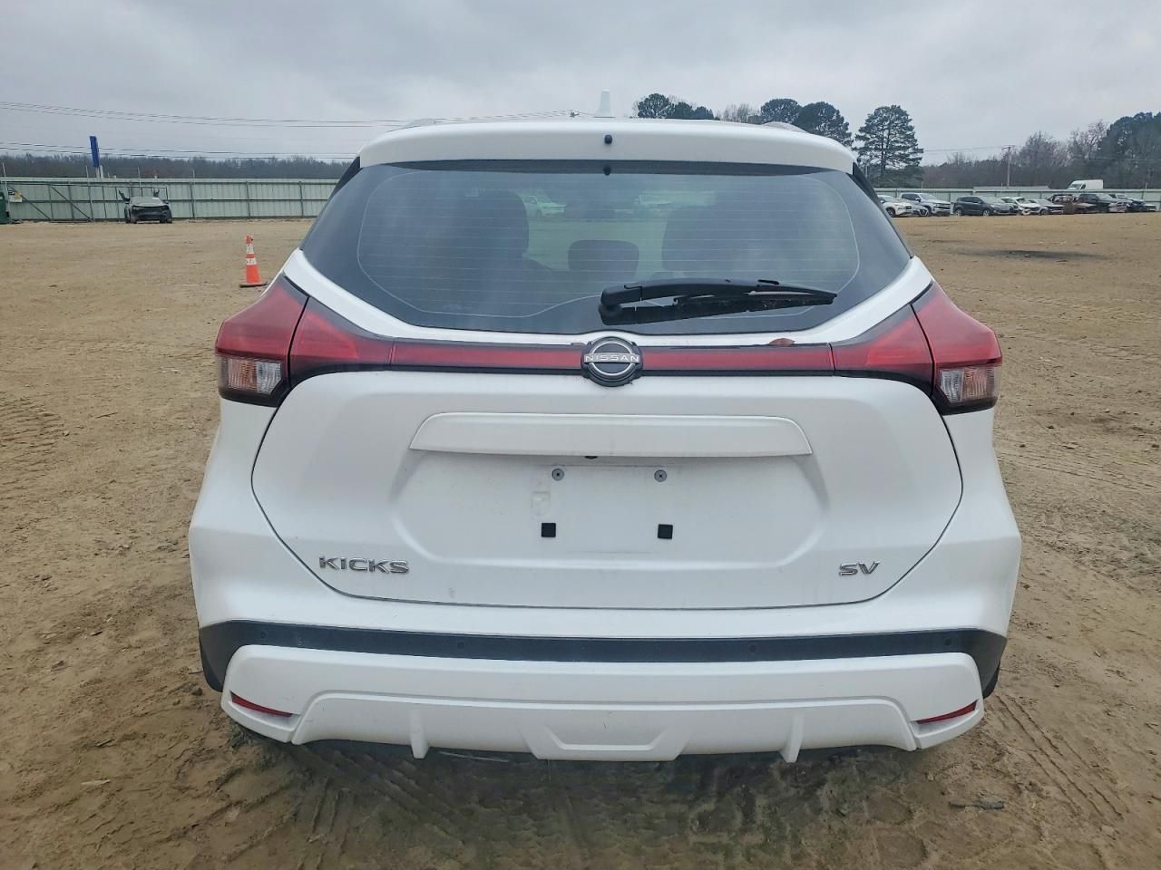 2023 Nissan Kicks sv