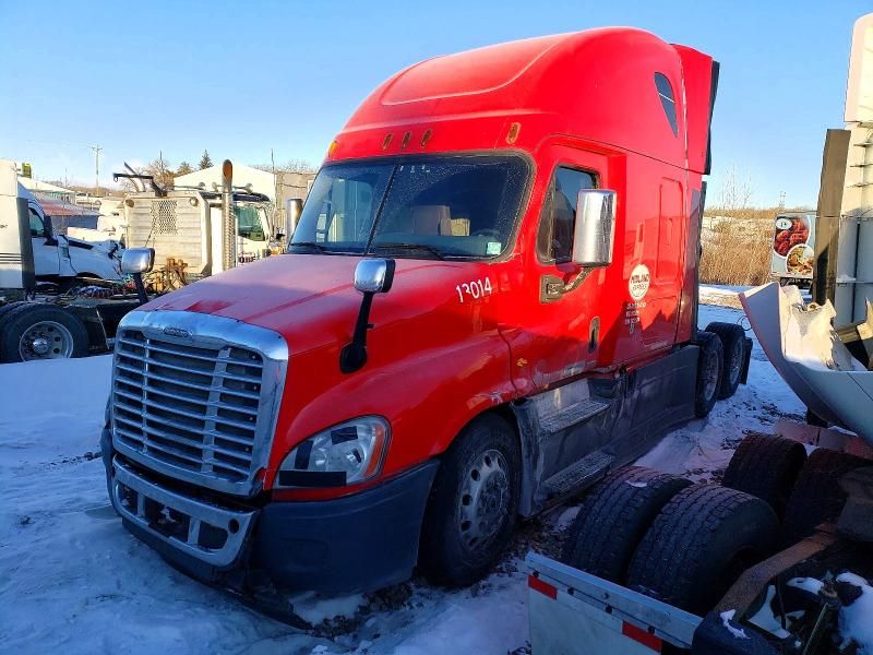 2015 Freightliner Cascadia Semi Truck
