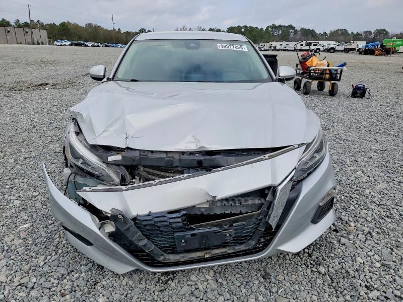 2022 Nissan Altima sv